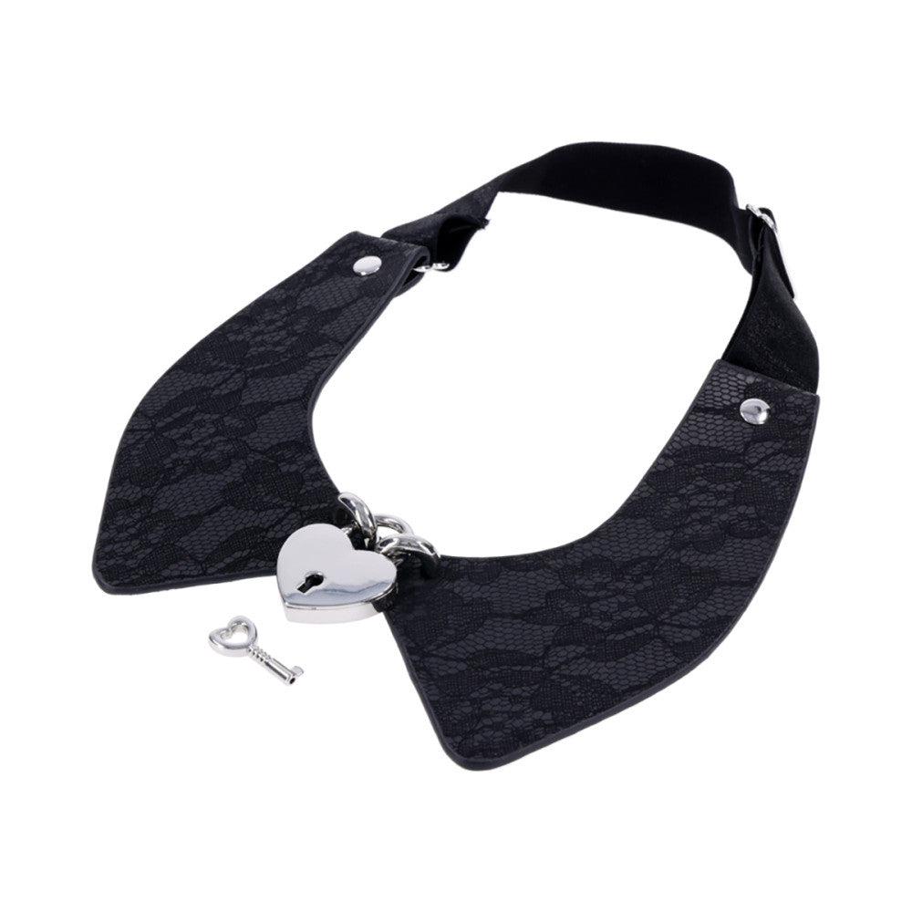 Sex & Mischief Heartbound Lace Day Collar white background