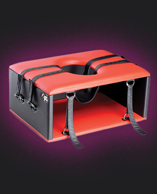 Master Series Queening Chair